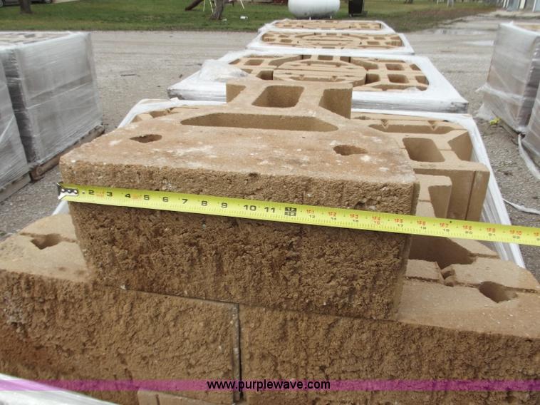 image for item D3665 (96) retaining wall blocks