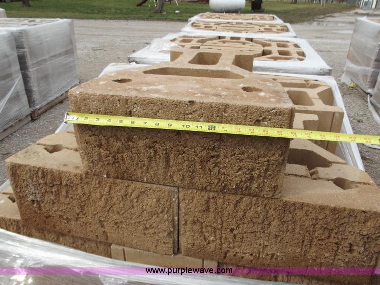 image for item D3666 (96) retaining wall blocks