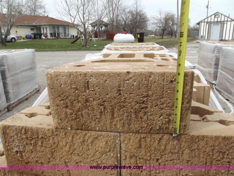 image for item D3666 (96) retaining wall blocks