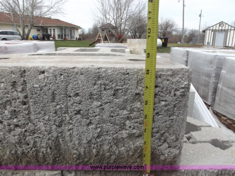 image for item D3667 (96) retaining wall blocks