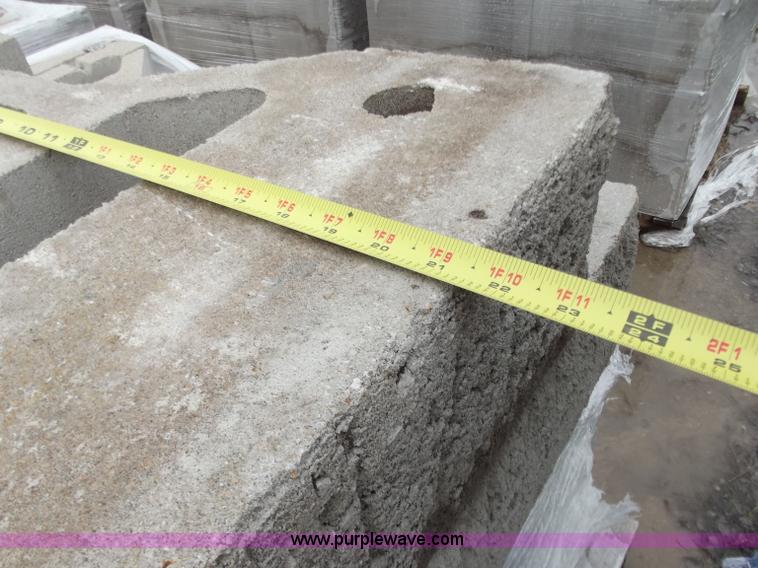 image for item D3667 (96) retaining wall blocks