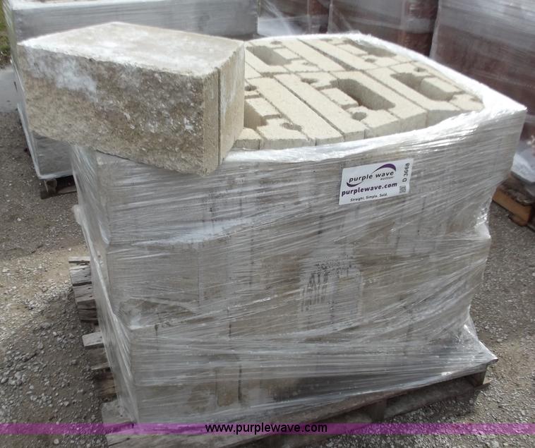 image for item D3668 (32) retaining wall blocks