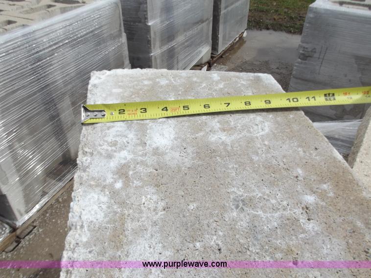 image for item D3668 (32) retaining wall blocks