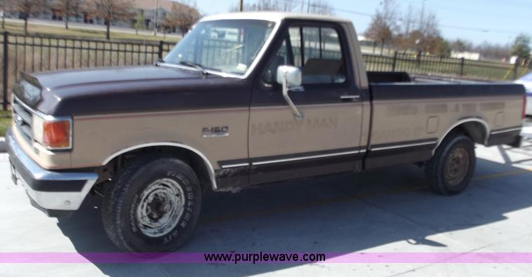 image for item D3681 1989 Ford F150 Lariat pickup truck