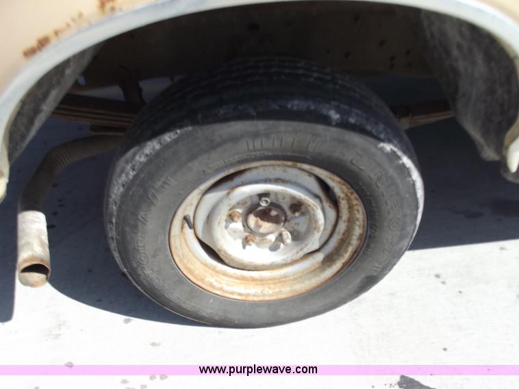 image for item D3681 1989 Ford F150 Lariat pickup truck