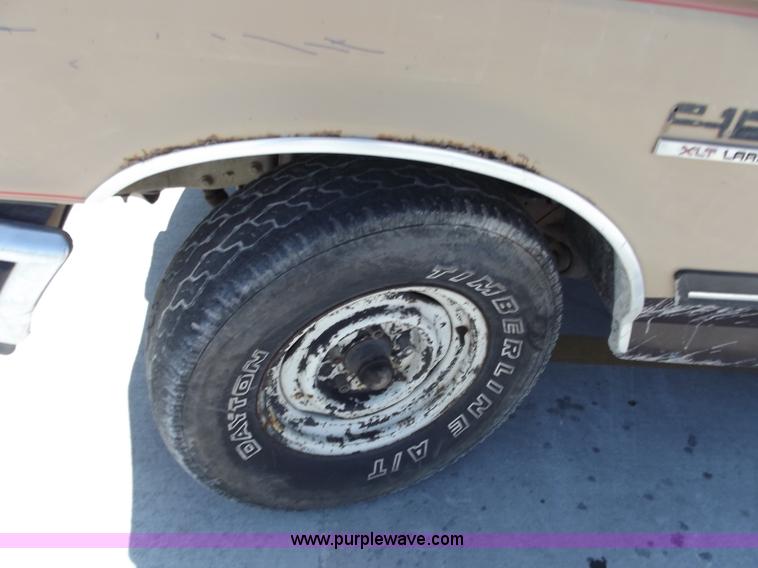 image for item D3681 1989 Ford F150 Lariat pickup truck