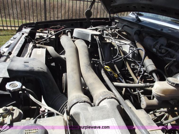 image for item D3681 1989 Ford F150 Lariat pickup truck