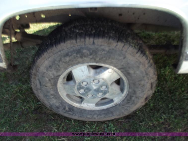 image for item D3684 1995 Chevrolet K1500 extended cab pickup truck