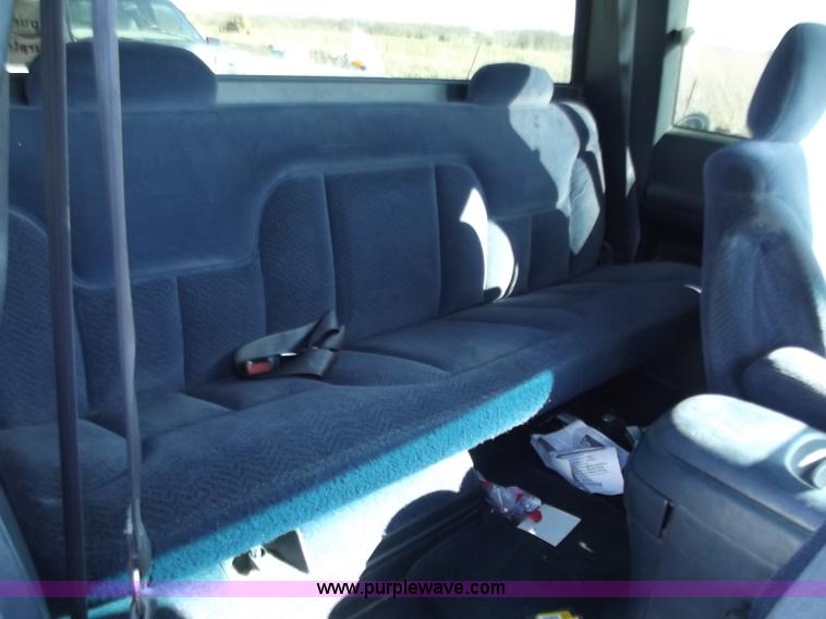 image for item D3684 1995 Chevrolet K1500 extended cab pickup truck