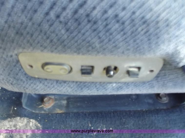 image for item D3684 1995 Chevrolet K1500 extended cab pickup truck