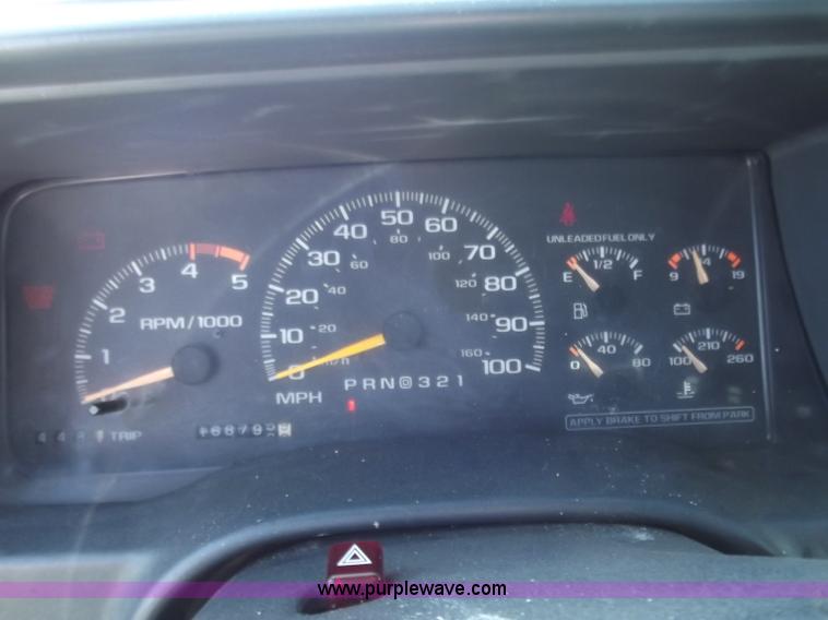 image for item D3684 1995 Chevrolet K1500 extended cab pickup truck