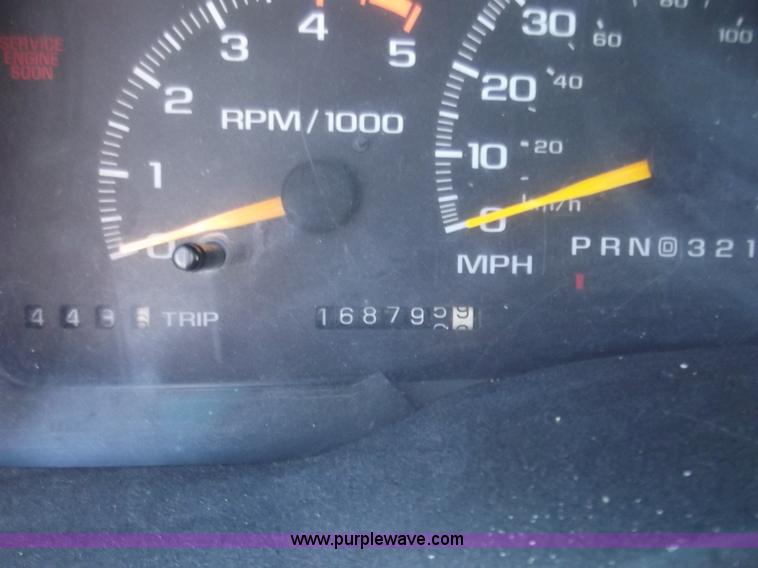 image for item D3684 1995 Chevrolet K1500 extended cab pickup truck