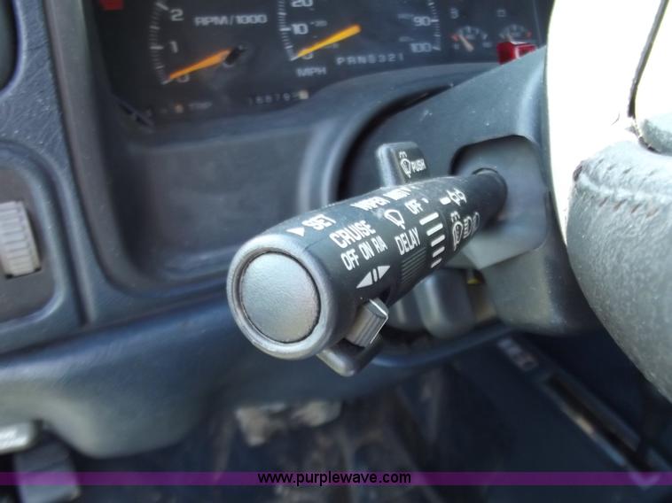 image for item D3684 1995 Chevrolet K1500 extended cab pickup truck