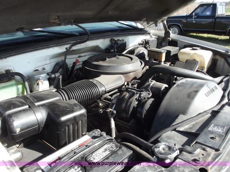 image for item D3684 1995 Chevrolet K1500 extended cab pickup truck