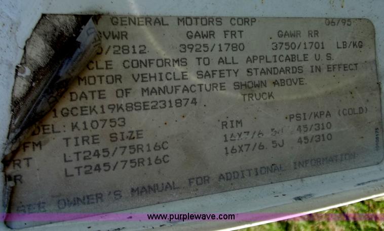 image for item D3684 1995 Chevrolet K1500 extended cab pickup truck