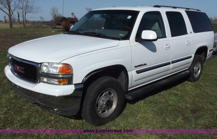 image for item D3685 2000 GMC Yukon XL K2500 SLT SUV