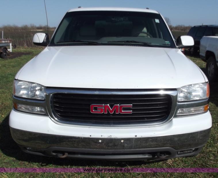 image for item D3685 2000 GMC Yukon XL K2500 SLT SUV