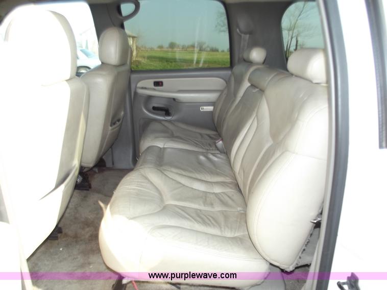 image for item D3685 2000 GMC Yukon XL K2500 SLT SUV