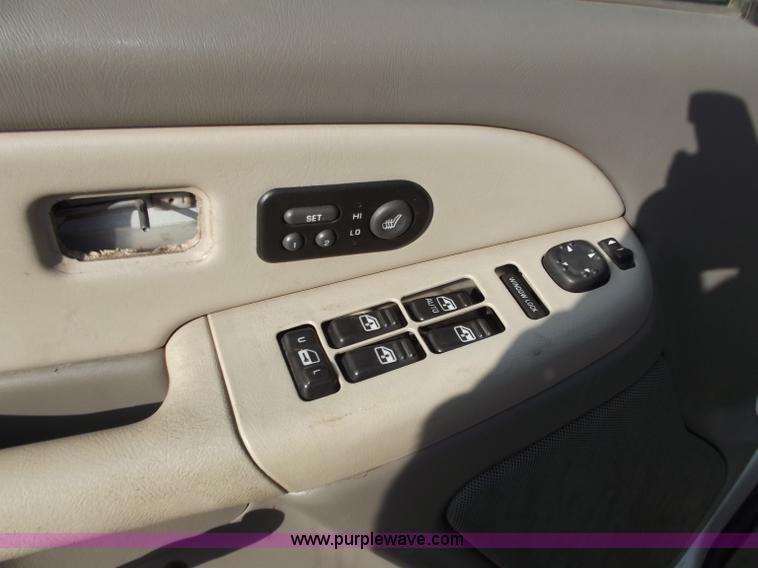 image for item D3685 2000 GMC Yukon XL K2500 SLT SUV