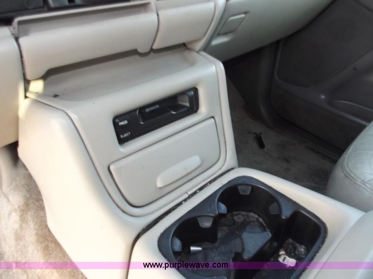 image for item D3685 2000 GMC Yukon XL K2500 SLT SUV