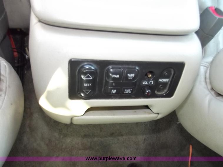 image for item D3685 2000 GMC Yukon XL K2500 SLT SUV