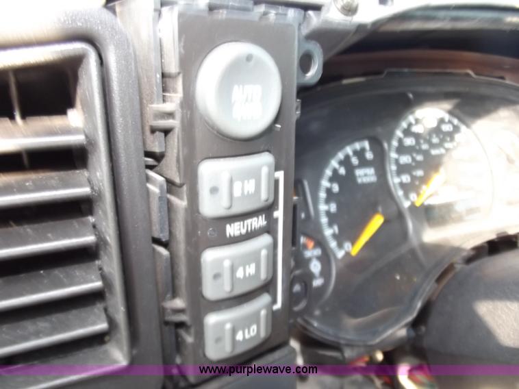 image for item D3685 2000 GMC Yukon XL K2500 SLT SUV