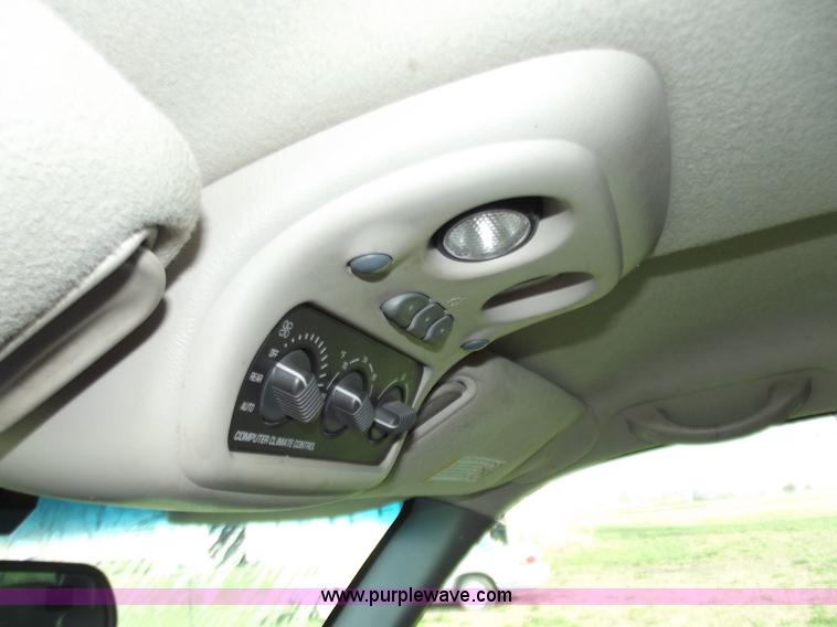 image for item D3685 2000 GMC Yukon XL K2500 SLT SUV