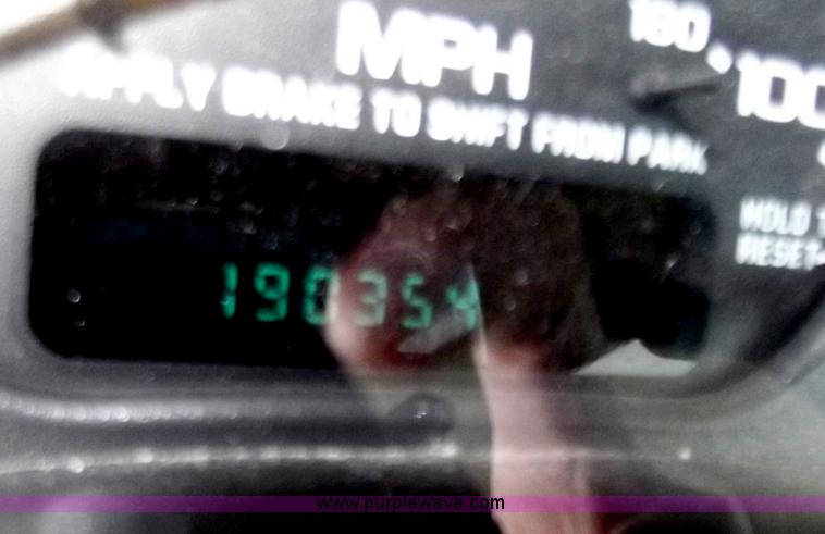 image for item D3685 2000 GMC Yukon XL K2500 SLT SUV