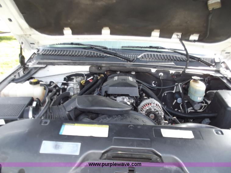 image for item D3685 2000 GMC Yukon XL K2500 SLT SUV