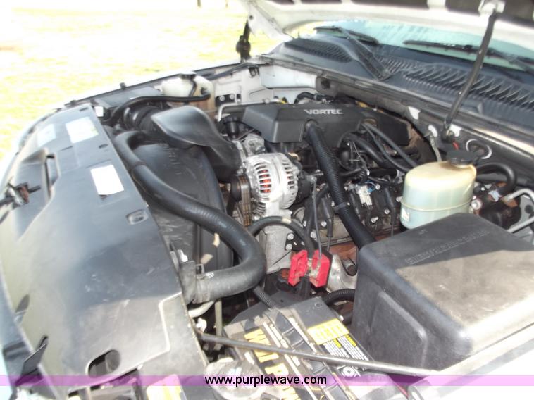 image for item D3685 2000 GMC Yukon XL K2500 SLT SUV