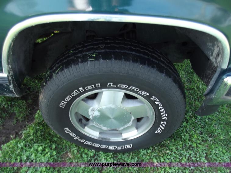 image for item D3703 1997 Chevrolet Tahoe K1500 LT SUV