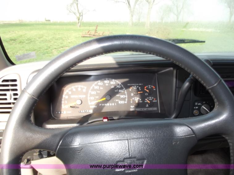 image for item D3703 1997 Chevrolet Tahoe K1500 LT SUV