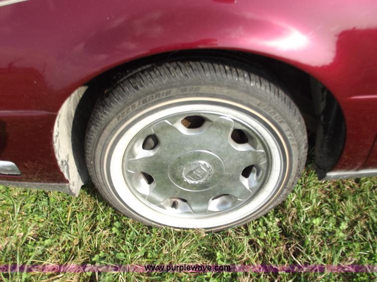 image for item D3704 2000 Cadillac DeVille