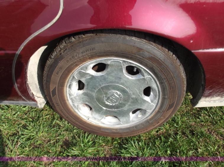 image for item D3704 2000 Cadillac DeVille