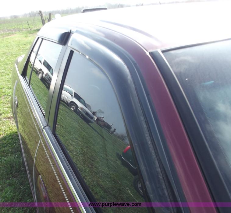 image for item D3704 2000 Cadillac DeVille