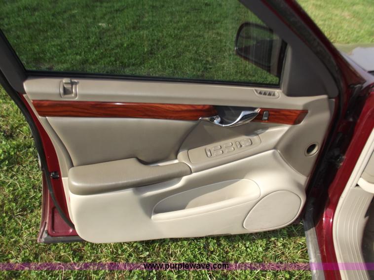 image for item D3704 2000 Cadillac DeVille