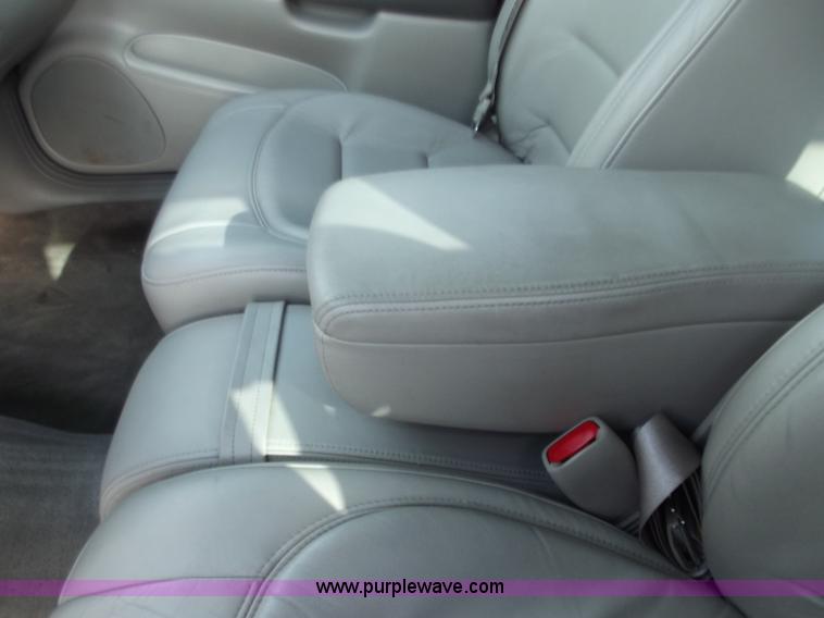 image for item D3704 2000 Cadillac DeVille