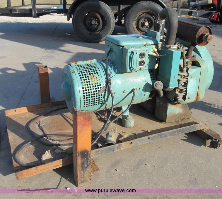 image for item D9318 Onan 7,500 watt generator