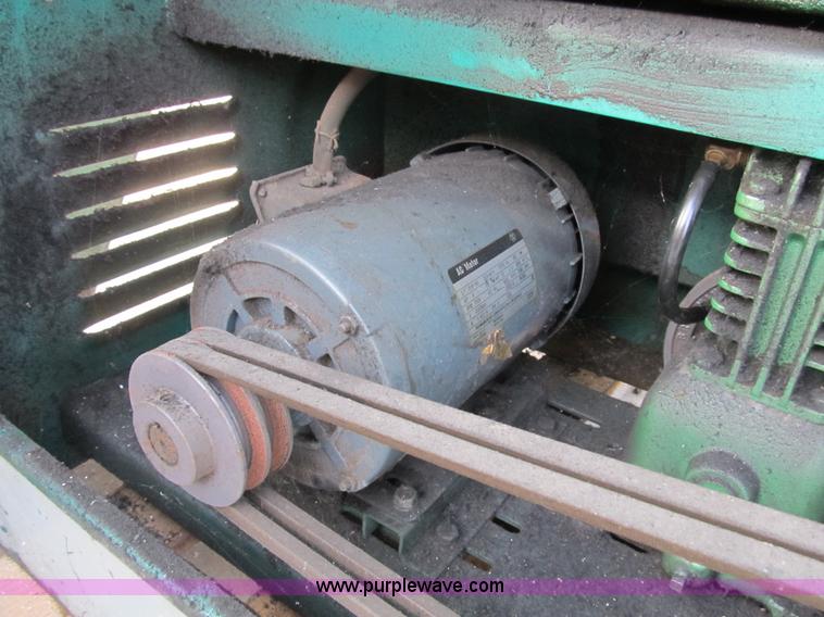 image for item D9320 Powermatic Band saw with blade welder