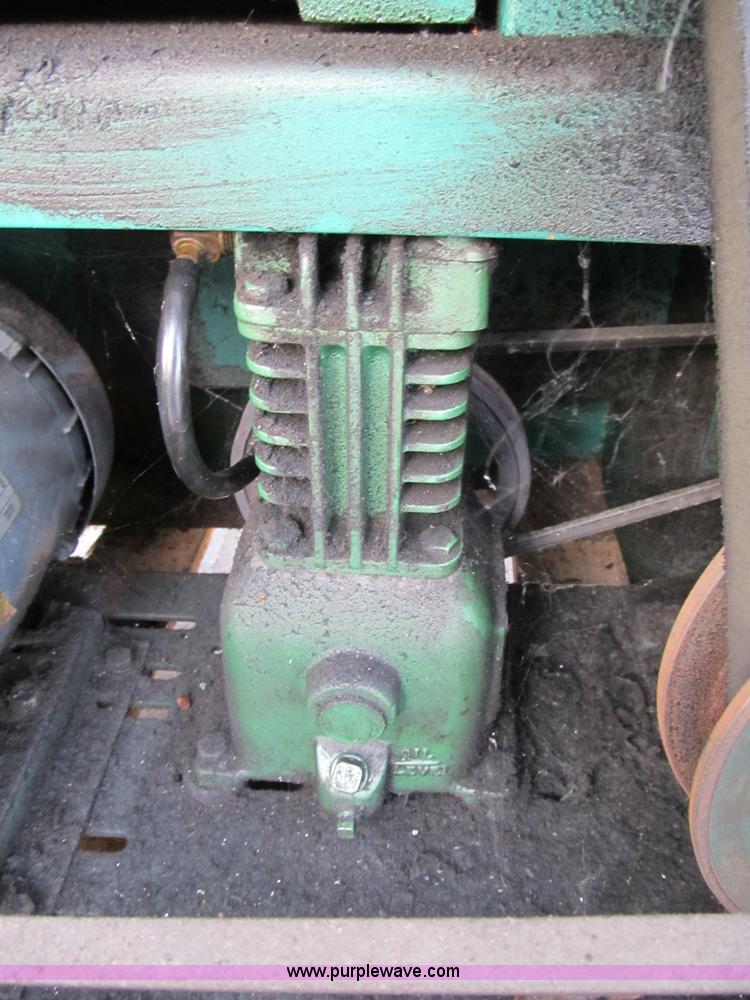 image for item D9320 Powermatic Band saw with blade welder