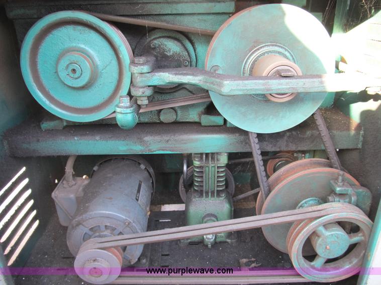 image for item D9320 Powermatic Band saw with blade welder