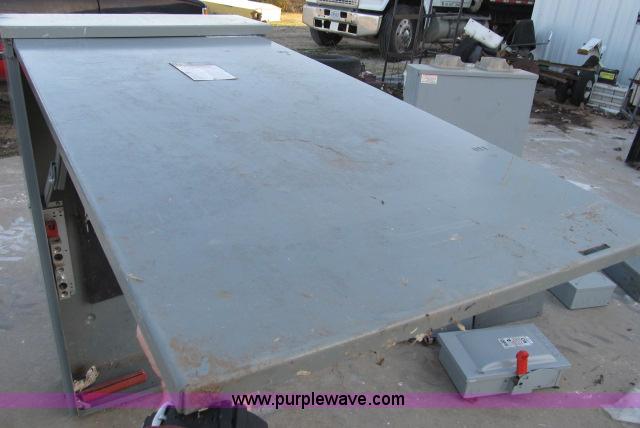 image for item D9323 Square D 600 amp disconnect box