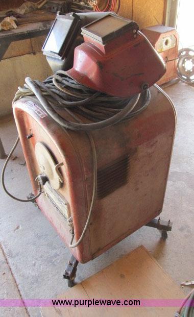 image for item D9364 Lincoln Idealarc 250 arc welder