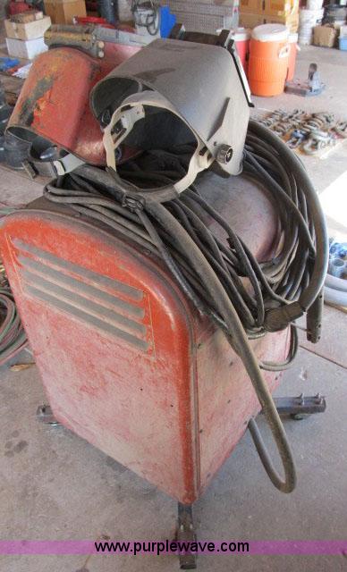 image for item D9364 Lincoln Idealarc 250 arc welder
