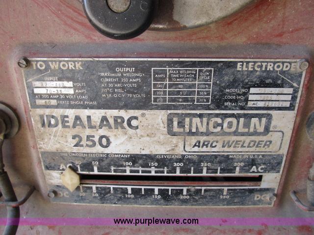 image for item D9364 Lincoln Idealarc 250 arc welder
