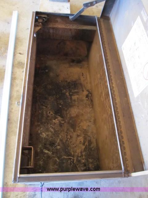 image for item D9372 Knaack Jobmaster 42 tool/storage chest