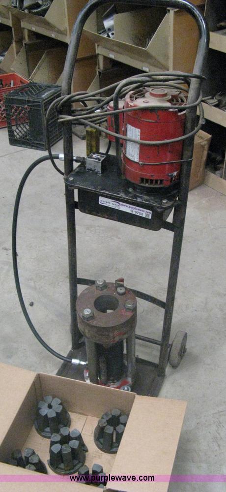 image for item G9752 Hydraulic hose machine
