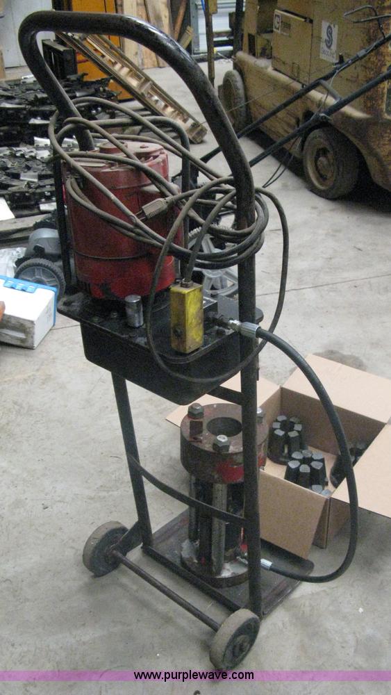 image for item G9752 Hydraulic hose machine