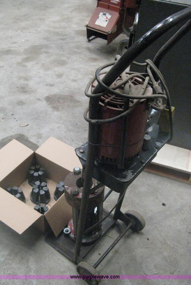 image for item G9752 Hydraulic hose machine