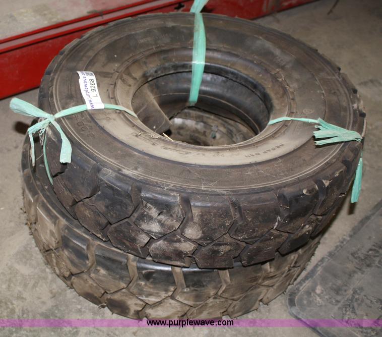 Destone 6.5010 forklift tire in Ottawa, KS Item L9268 sold Purple Wave